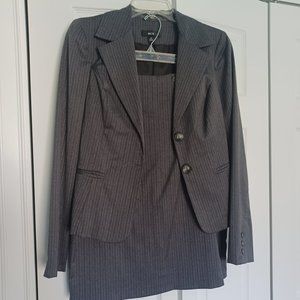 Womens medium gray skirt suit